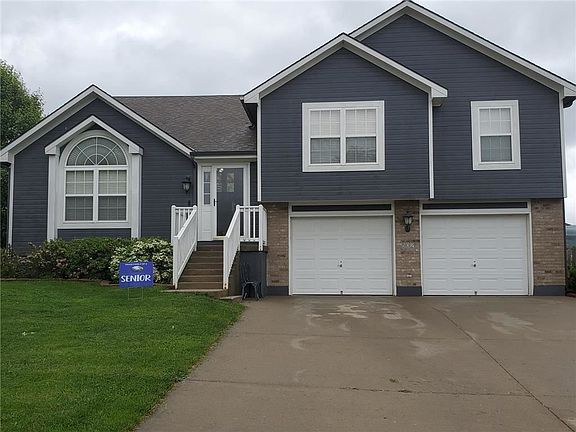 3rd image of 502 SW Cross Creek Dr