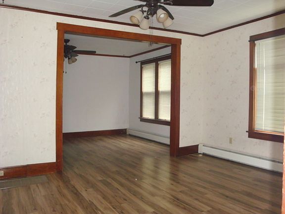 4th image of 221 W Garfield Ave