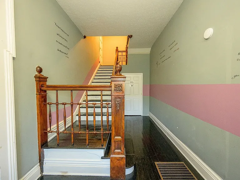 208 N Mulberry St #4 — Photo 6