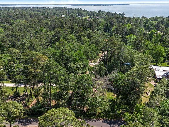 3rd image of 152 Lions Cir