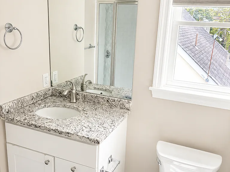 199 Main St #4 — Photo 9