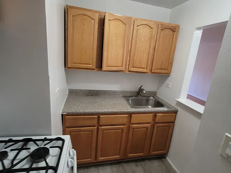 2875 Bainbridge Ave #A7 — Photo 5