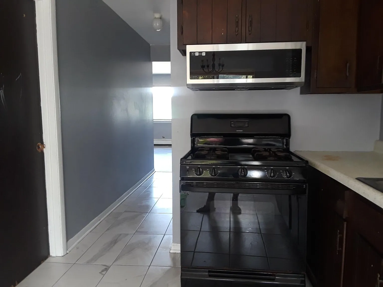 1 bed, 800 sqft, $1,100 — Photo 3