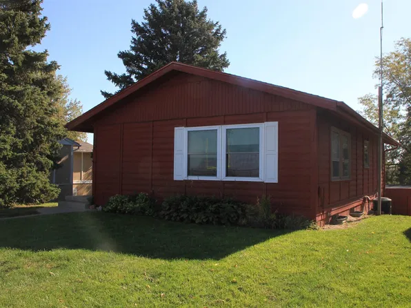 125 Northshore Dr, McCook Lake, SD 57049