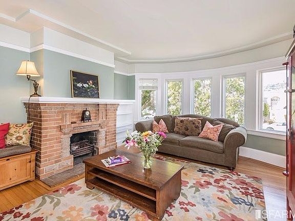 2nd image of 425 Capistrano Ave