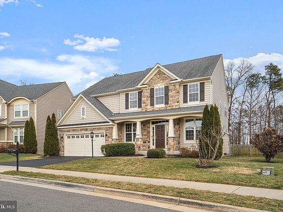 3rd image of 13826 Estate Manor Dr