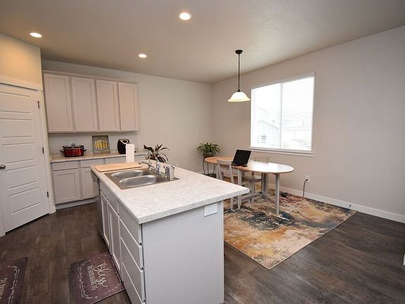 3rd image of 5159 W Newbridge Ln