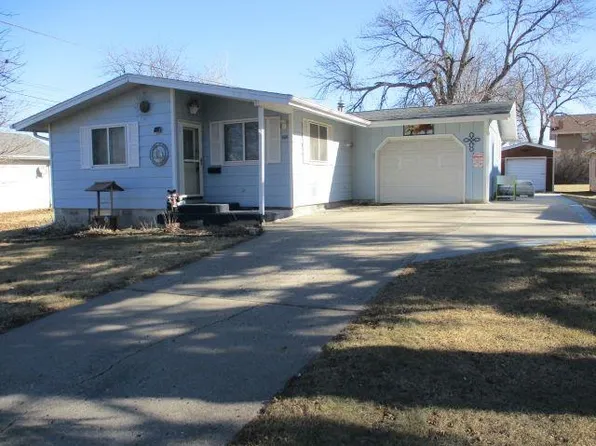 806 Jefferson St, Emmetsburg, IA 50536