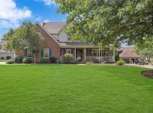 221 Meadowbrook Dr, Cranberry Township, PA 16066