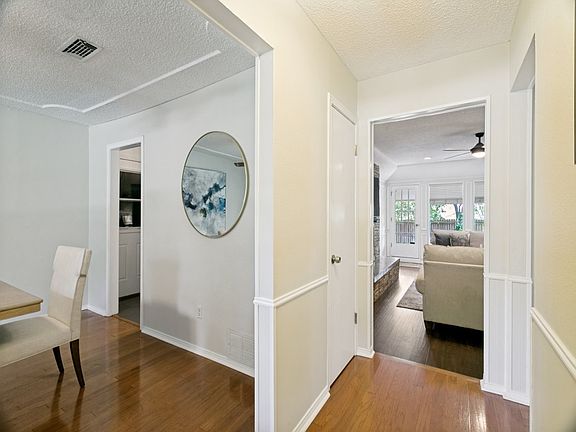 3rd image of 2201 Cambridge Dr