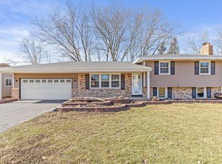 2316 Lamplight Dr, Woodbury, MN 55125