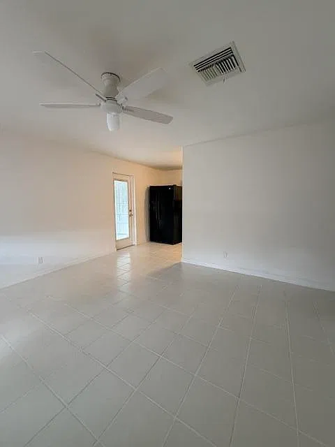 2 bed, 1.0 bath, 660 sqft, $2,300 — Photo 3