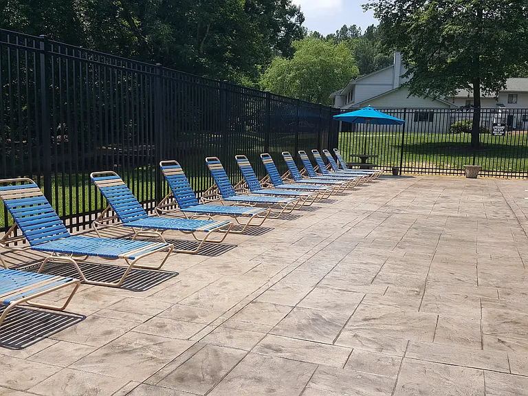 Hickory Trace Village Apartments — Photo 7