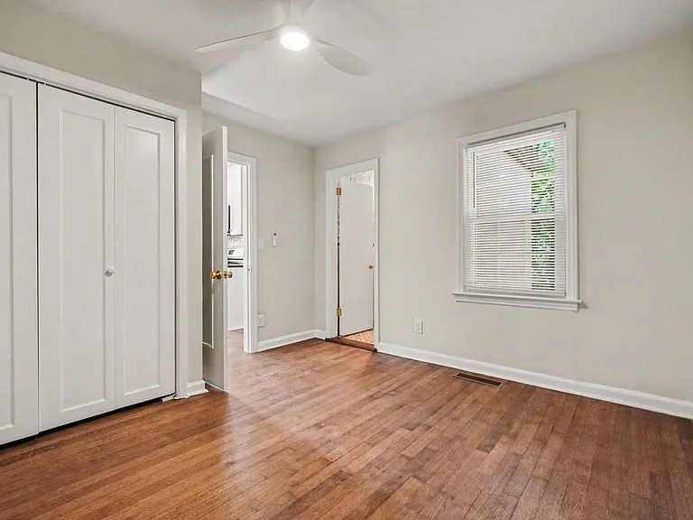 490 Lynnhaven Dr SW — Photo 18
