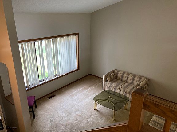 4th image of 230 Cloverland Dr