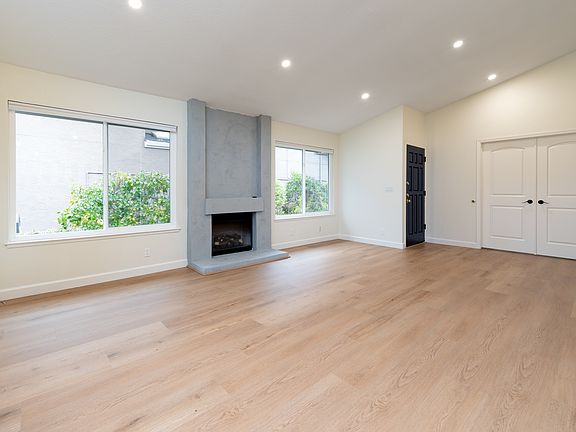 2nd image of 2388 Lascar Ct