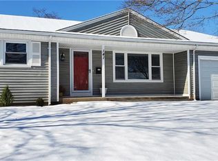 141 Rowe Ave, Pawtucket, RI 02861