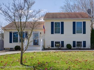 221 Sextant Rd, Manahawkin, NJ 08050