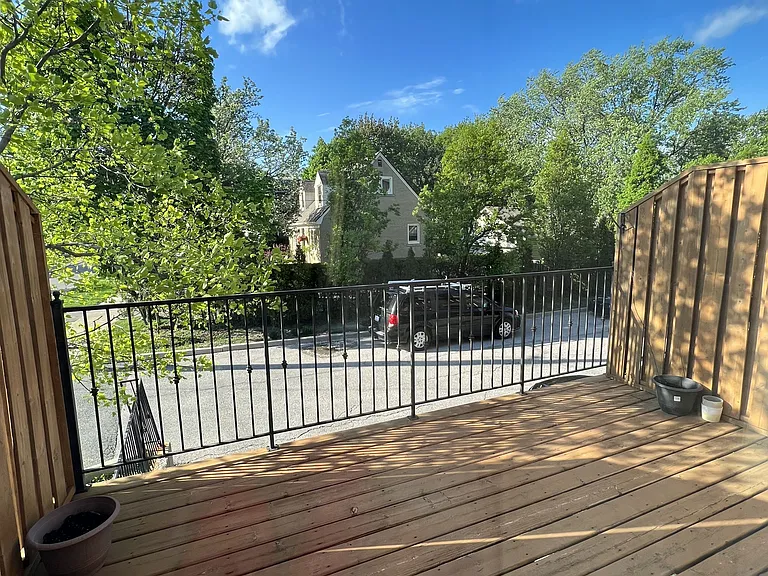 216B Finch Ave W — Photo 12