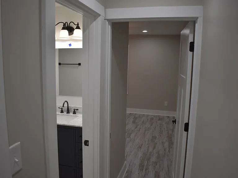 2406 N Talbott St — Photo 29