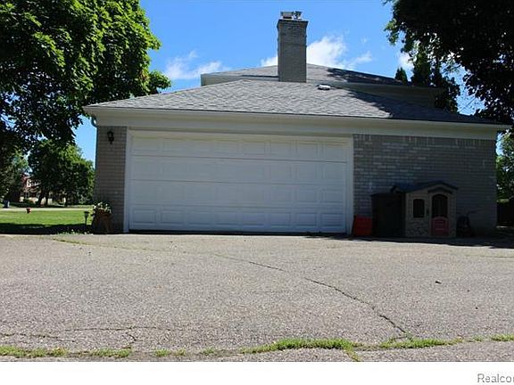 4th image of 5921 Dunmore Dr