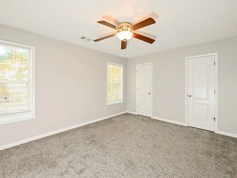 2915 Emerson Lake Dr — Photo 16