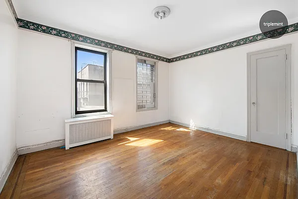 Sold by Triplemint | media 12