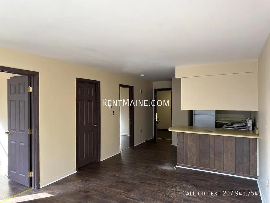 2 bed, $1,300 — Photo 3