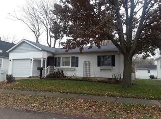 221 W 2nd St, Spring Valley, IL 61362