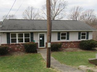 1392 Genteel Ridge Rd, Wellsburg, WV 26070