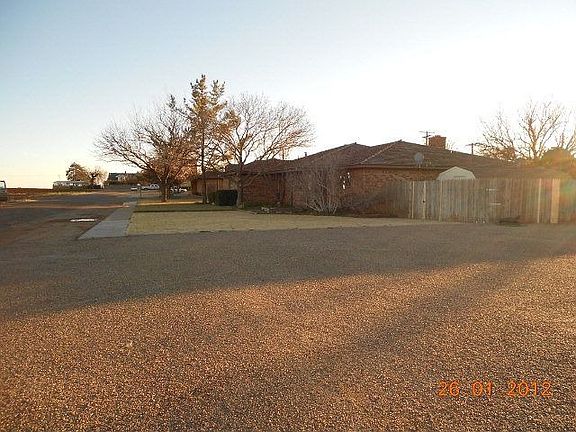 2nd image of 402 Aubrey Ln