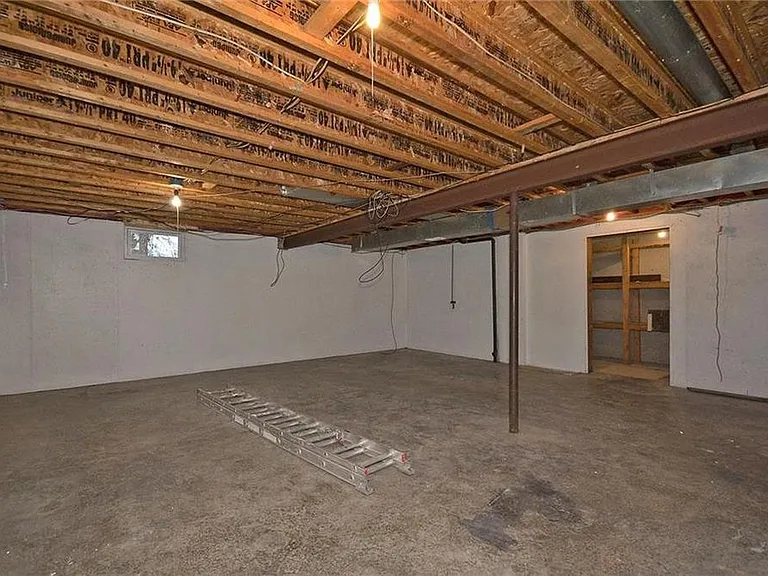 6130 NE Vivion Rd — Photo 16