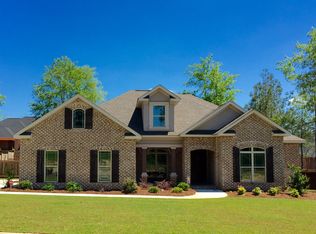 104 S Carmenville Dr, Bonaire, GA