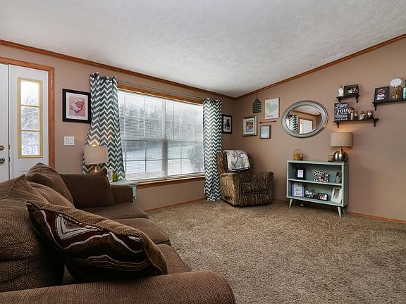 5th image of 32210 Valewood Ln