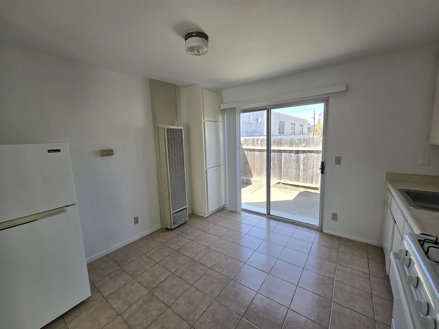 Studio, 476 sqft, $1,700 — Photo 4