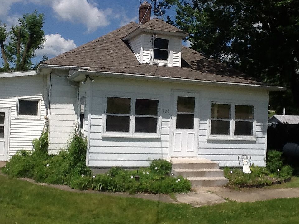 725 Washington St, Scales Mound, IL 61075 Zillow