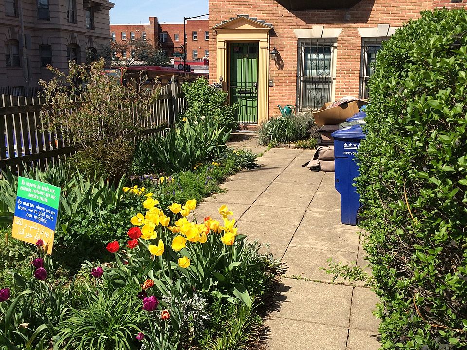 Private entrance through the front garden