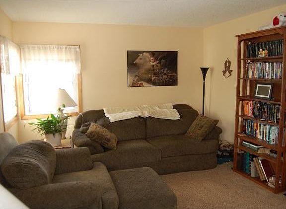 3rd image of 579 S Oak Dr