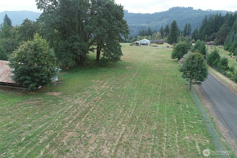 3rd image of 230 Wilkinson Road