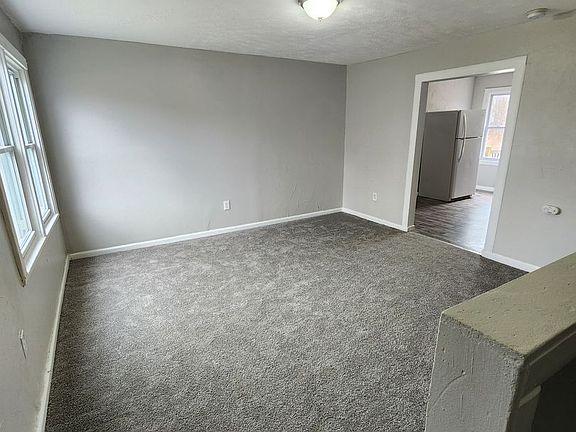 2nd image of 848-854 N Central Dr #850