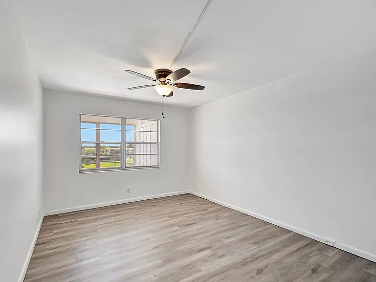 4015 Cornwall Dr #A — Photo 17