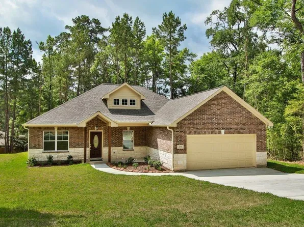 2028 E Lake Dr, Huntsville, TX 77340