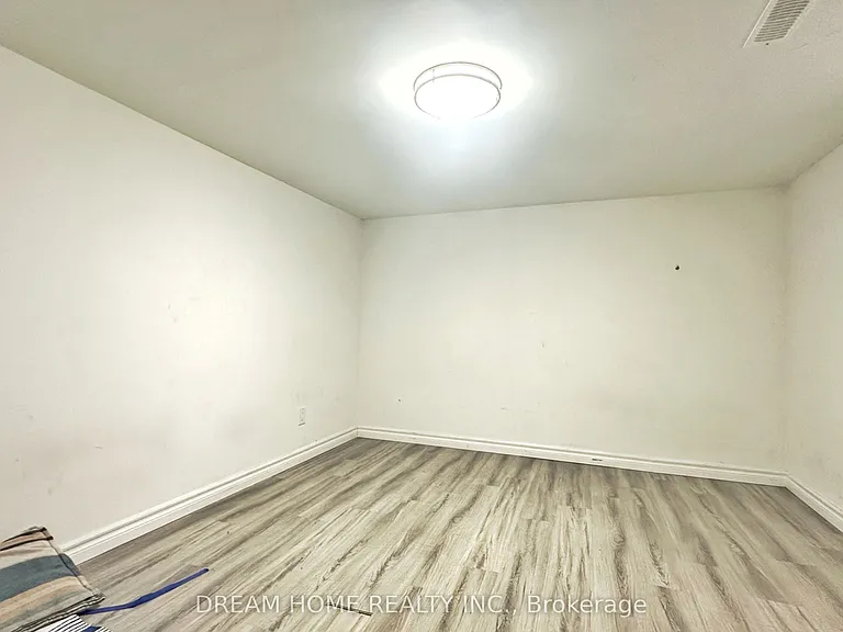 1018 Kennedy Rd #A — Photo 3