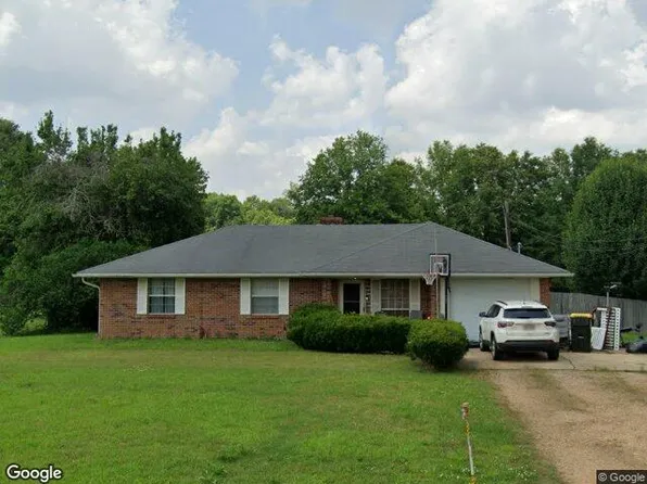 1682 E Tva Rd, West Point, MS 39773