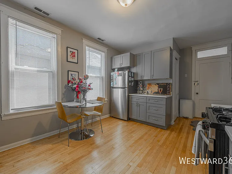 2550 N Southport Ave #2F — Photo 4
