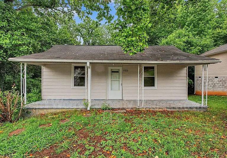 4106 Lexwin Ave — Photo 1