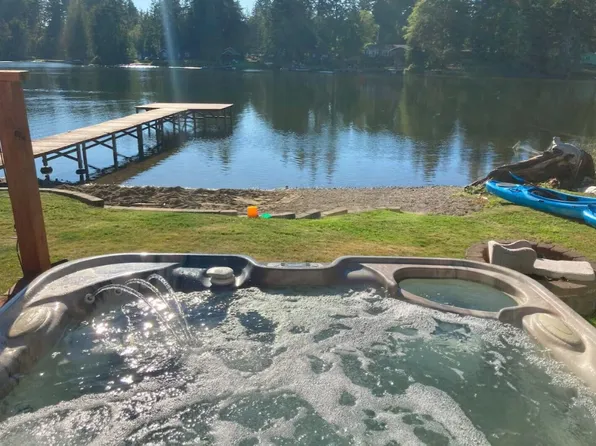 1151 E Trails End Dr, Belfair, WA 98528