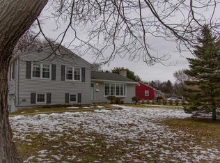 20 Shamrock Cir, Poughkeepsie, NY 12603