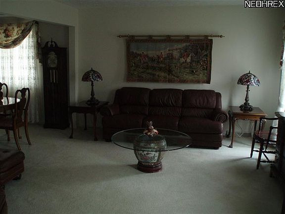 3rd image of 6284 Jamestowne Dr