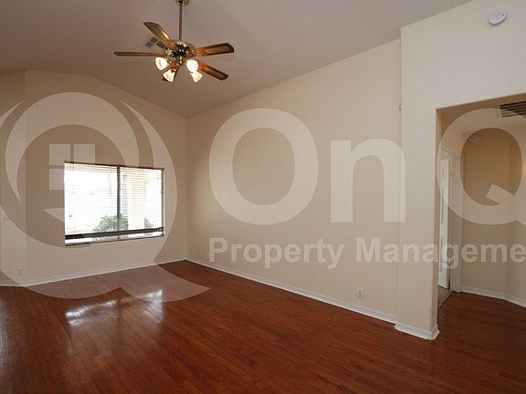 4th image of 1535 E Michelle Dr